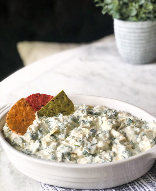 Skinny spinach and artichoke dip with greek yogurt